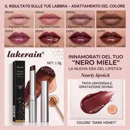 Dark Honey Almost Lipstick: La sfumatura universale che non ha bisogno di specchio